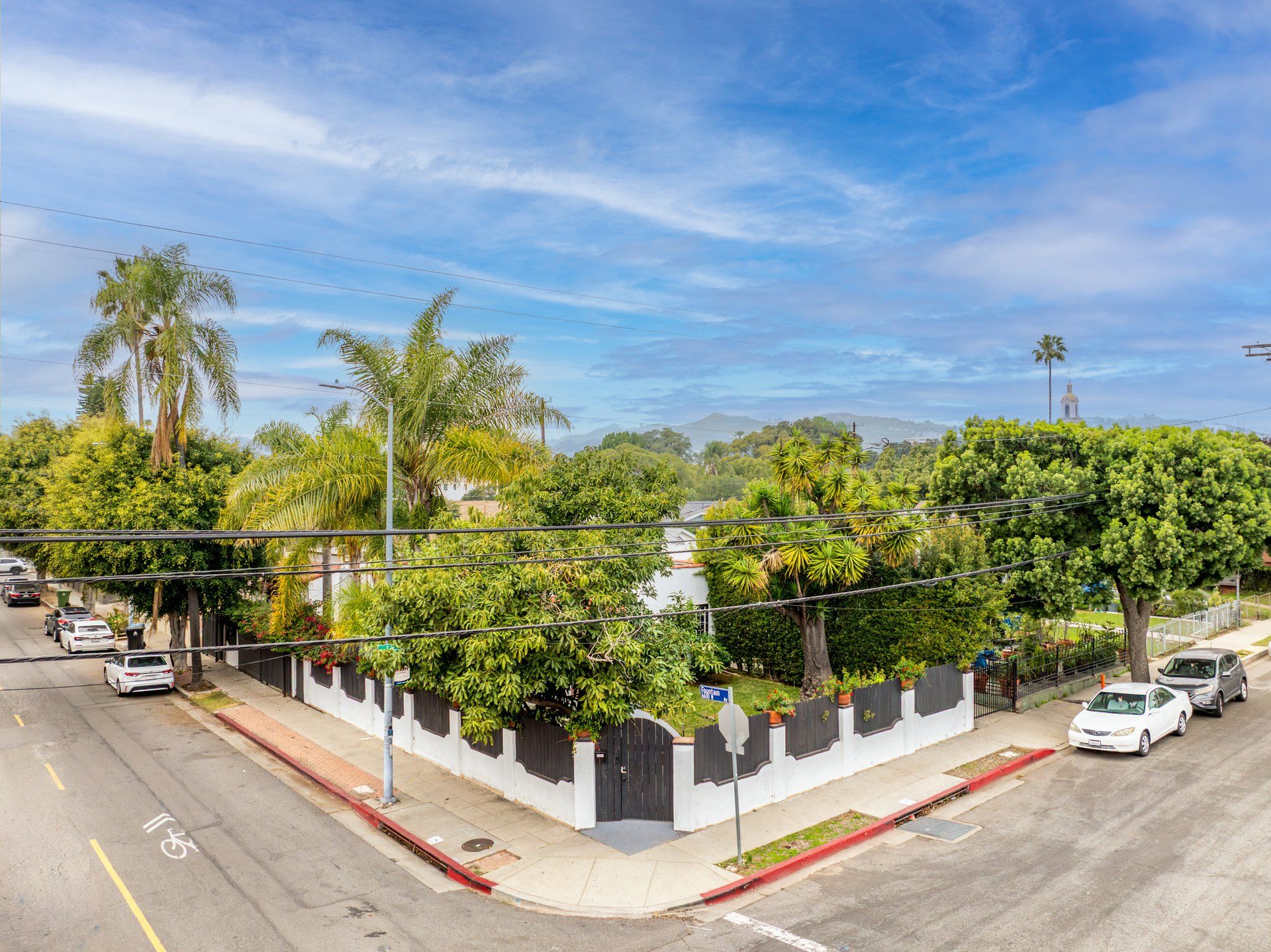 1301 Seward St, Los Angeles — photograph 3 of 23