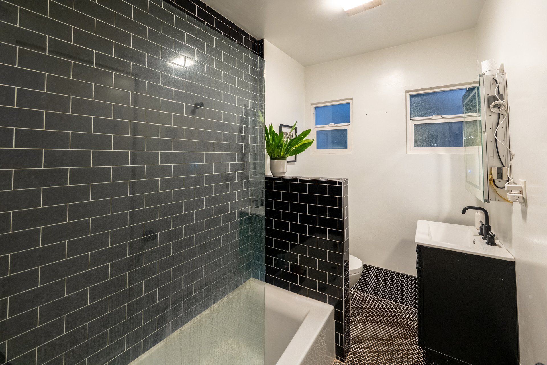 1301 Seward St, Los Angeles — photograph 21 of 23