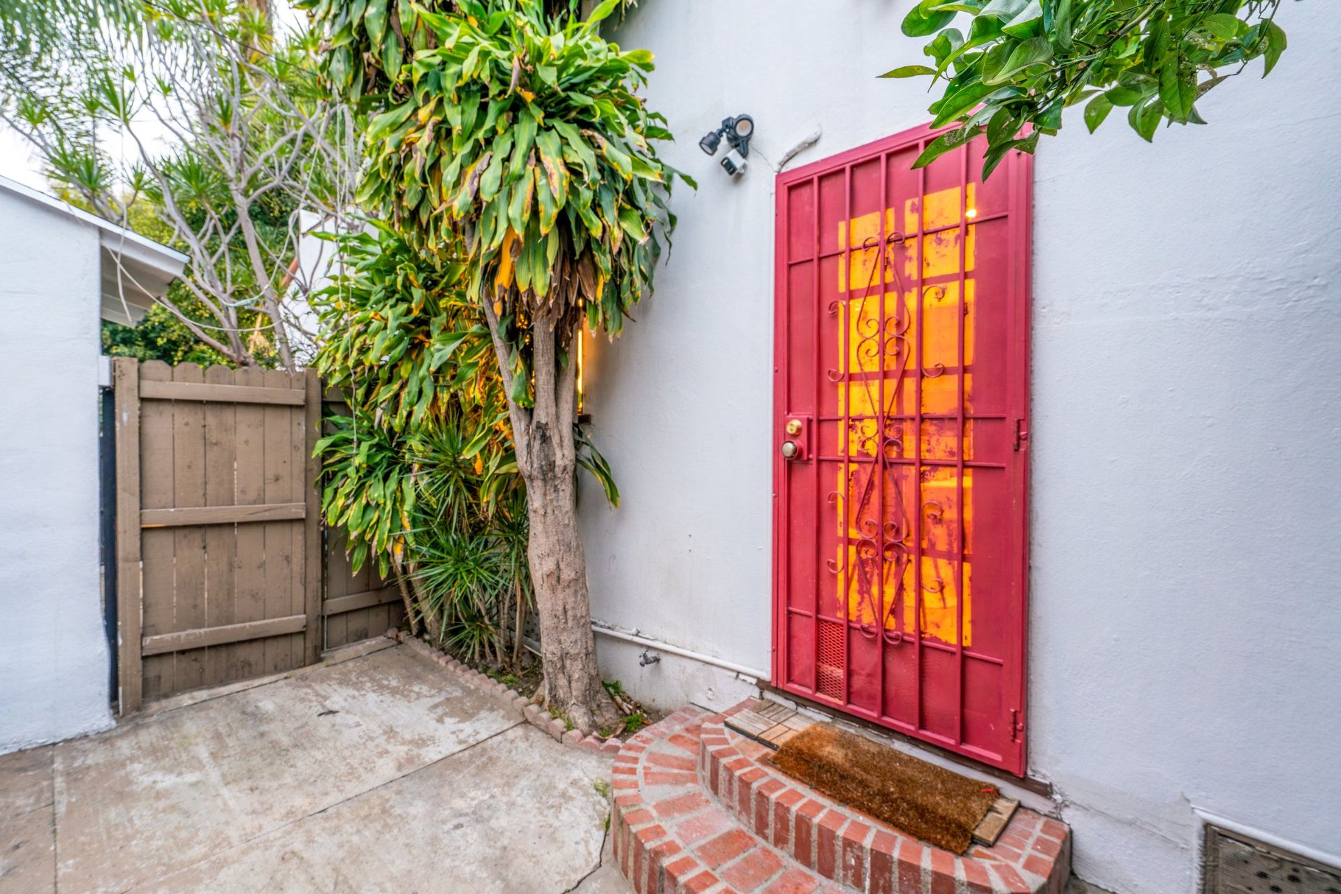1301 Seward St, Los Angeles — photograph 6 of 23